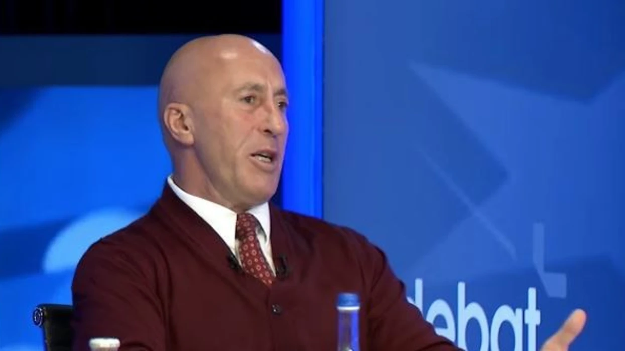 Haradinaj e quan Kurtin ‘sundimtar’: Protestuesve u dha gaz lotsjellës e dajak