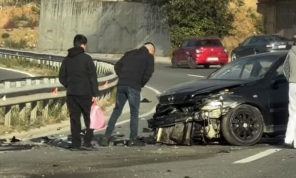 Aksident trafiku në rrugën Prishtinë- Pejë