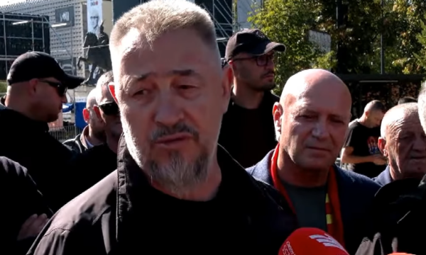 Lushtaku: Dhuna e mbrëmshme u udhëhoq nga njerëz që baballarët i kanë në Serbi, kjo është fytyra e Albin Kurtit