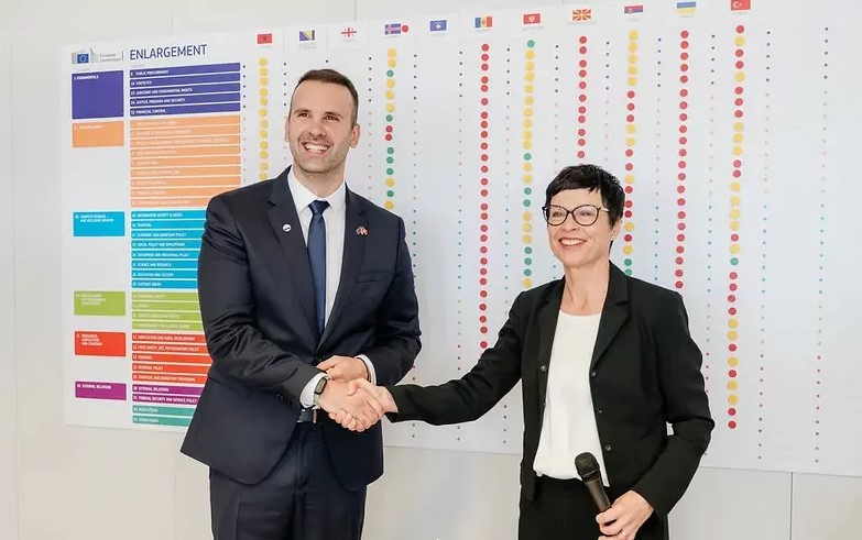 Mali i Zi mbyll edhe 3 kapituj me BE-në, Kos: Sot, do të mbyllim një kapitull me Shqipërinë