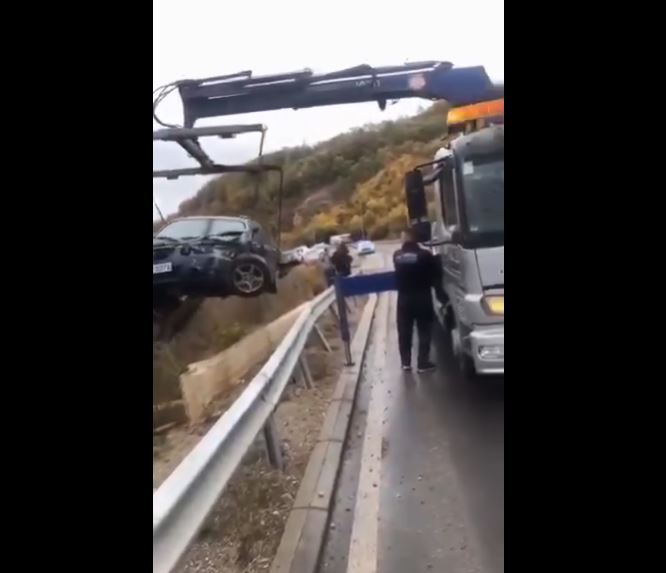 Aksident i rëndë te Kulinat, vetura përfundon në kanal