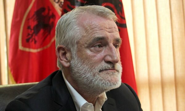 Menduh Thaçi komenton zhvillimet në Kosovë e Shqipëri dhe dënimin e Hashim Thaçit: Kjo situatë s’do të ndalet