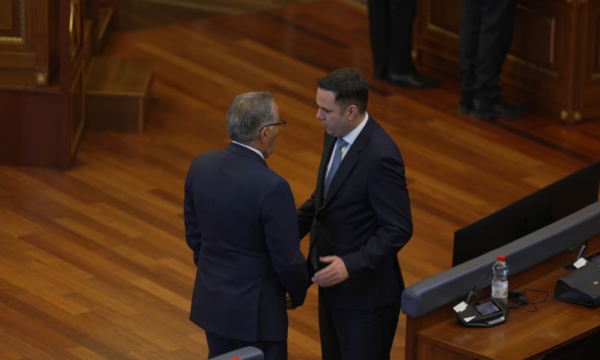 PDK-ja dhe LDK-ja në betejë me veten