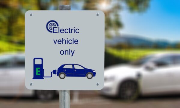 Në Zvicër, çdo e treta veturë e re në shtator ishte elektrike