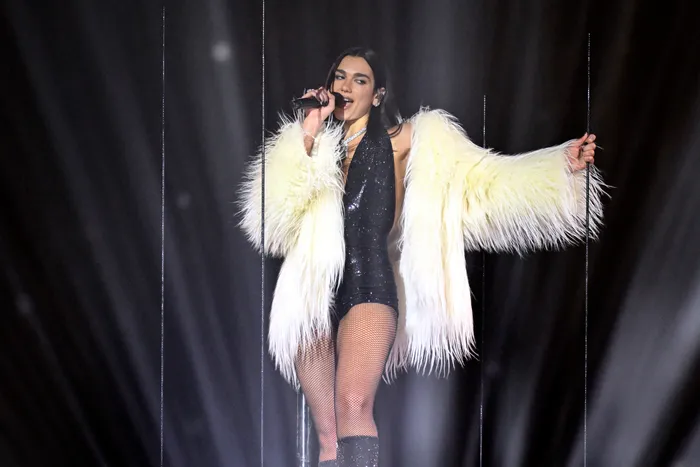 Dua Lipa në bisedime për të qenë një nga emrat kryesorë të Coachella 2027
