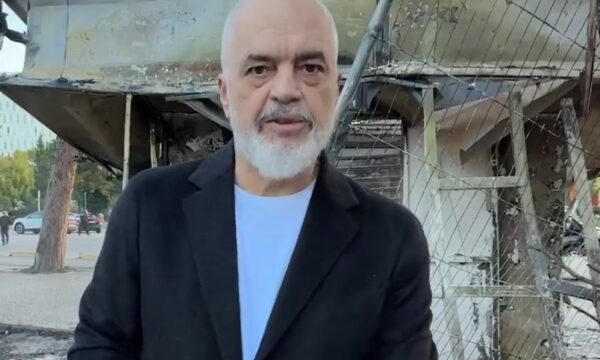 Rama lidh protestat me integrimin në BE: Nuk është rastësi që këtu plas flaka
