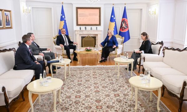 Presidentja takon drejtuesit e drejtësisë, diskutohet sundimi i ligjit