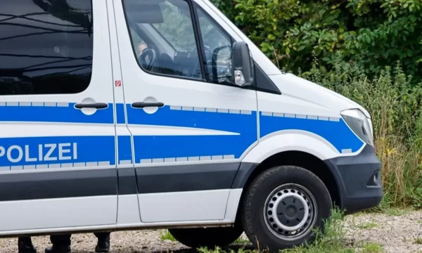 Arrestohet i dyshuari për vrasjen e dy zyrtarëve gjatë kontrollit të armëve në Gjermani