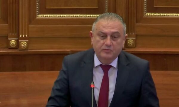 Lazar Radulloviq e quan organizatë kriminale Listën Serbe: Mund të më vrisni, por jo të më frikësoni
