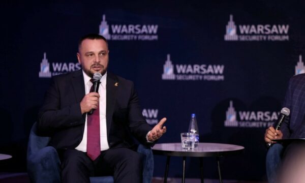 Maqedonci: Vendimmarrja në operacionet luftarake duhet të mbetet njerëzore