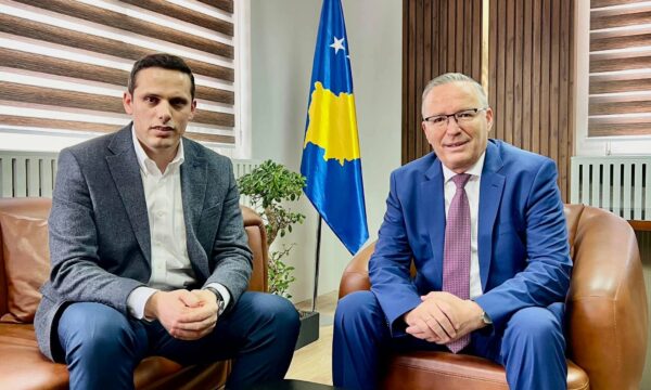 Gruda falënderon Bedri Hamzën: Përfaqësoni një standard të rëndësishëm në politikë