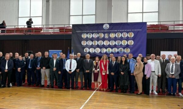 Policia e Kosovës nderon 26 pjesëtarët e rënë në krye të detyrës