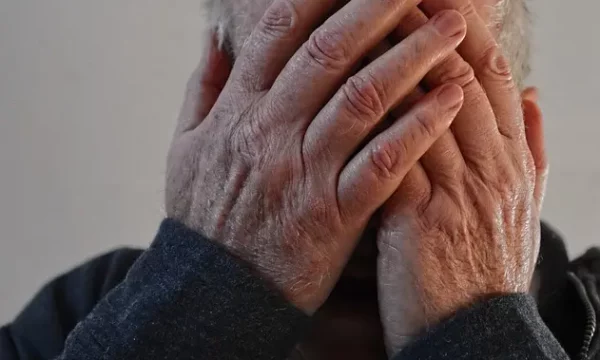 Vëllai sulmon motrën në Malishevë, gjatë ndërhyrjes për t’i ndarë lëndohet edhe babai